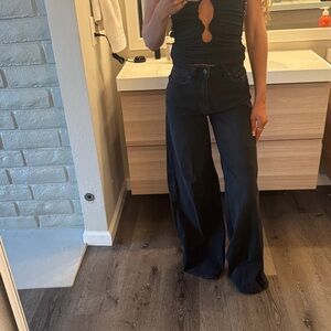 ASOS DESIGN soft wide leg jeans in black
Black / W24 L34